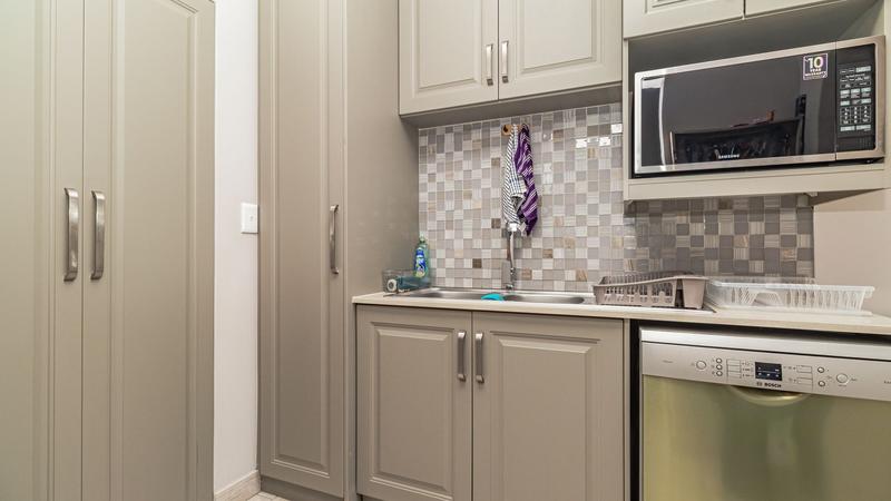 6 Bedroom Property for Sale in Outeniqua Strand Western Cape